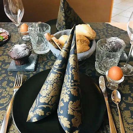 Lindenhof Gasthof-pension In Unterburg Gæstehus