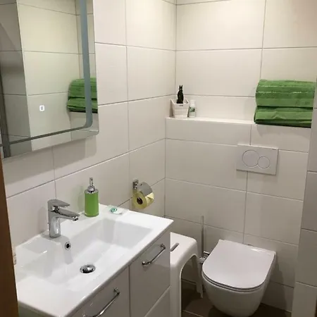 Lindenhof Gasthof-pension In Unterburg 招待所 昂特保科洛佩因